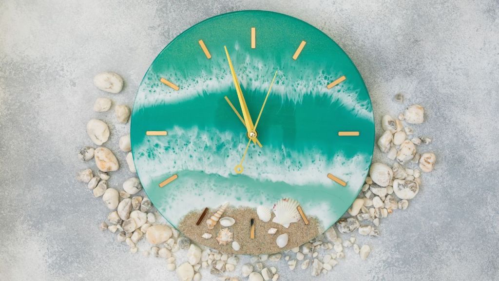 Wall clock print-on-demand suppliers featured image