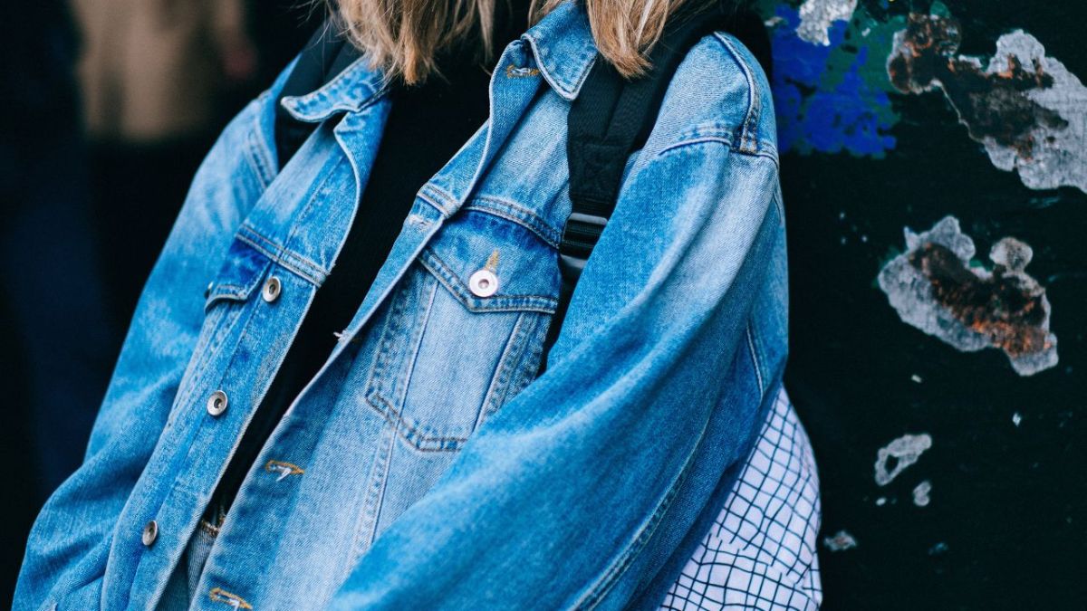 5 Best Custom Denim Jacket Print-On-Demand Suppliers