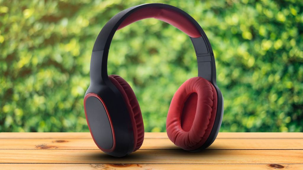 Headphones print-on-demand suppliers featured image