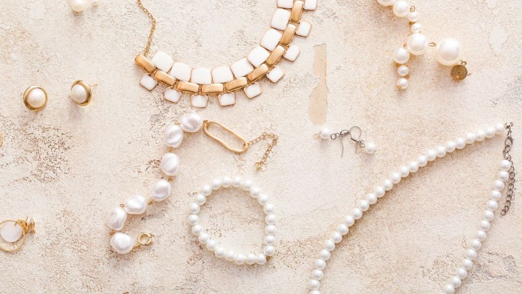 Jewelry print-on-demand suppliers to integrate with Etsy featured image