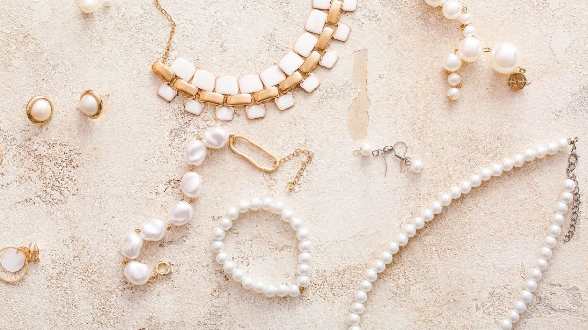 8 Best Custom Jewelry Print-On-Demand Partners For Etsy