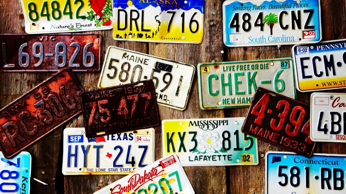 7 Best Custom License Plate Print-On-Demand Suppliers