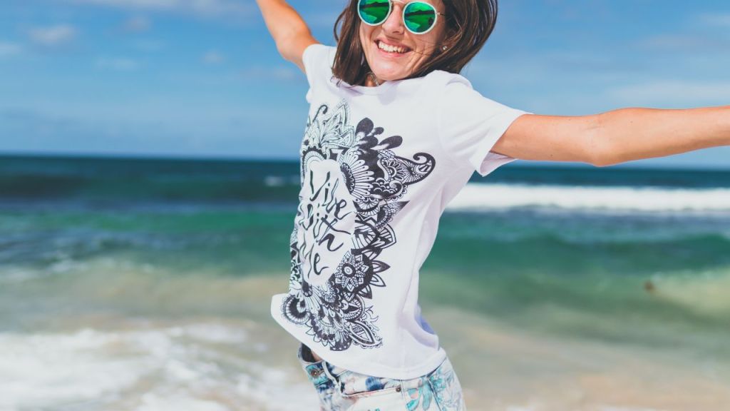 Shopify t-shirt print-on-demand suppliers featured image