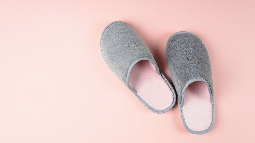 Slippers print-on-demand suppliers featured image