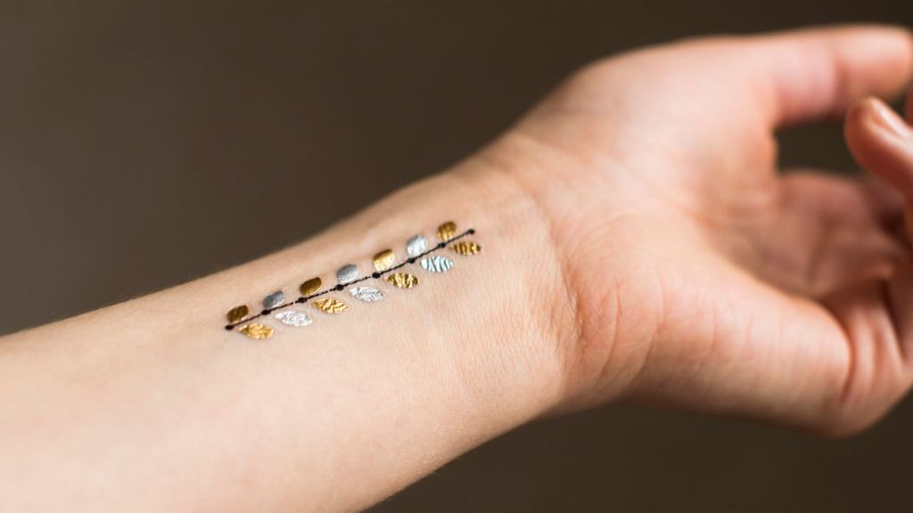 Temporary tattoo print-on-demand companies featured image