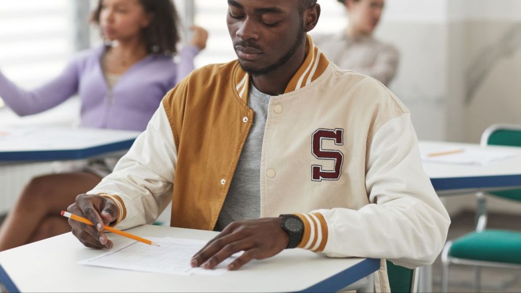 Baseball varsity jacket print-on-demand suppliers featured image