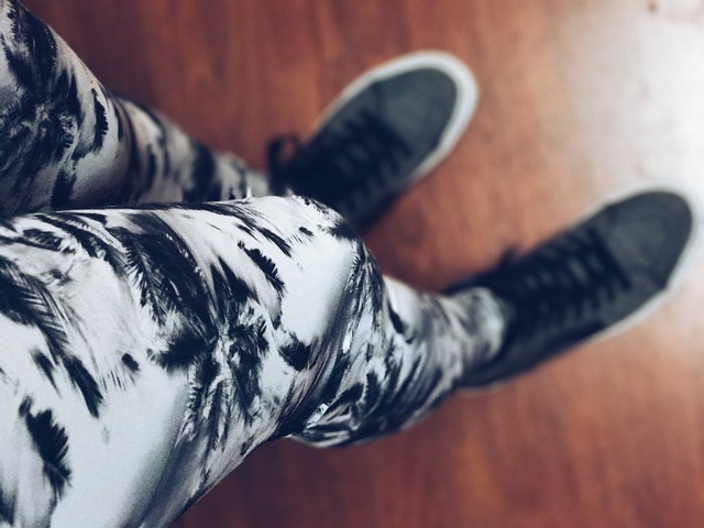 10 Best Yoga Pant & Legging Print-On-Demand Companies